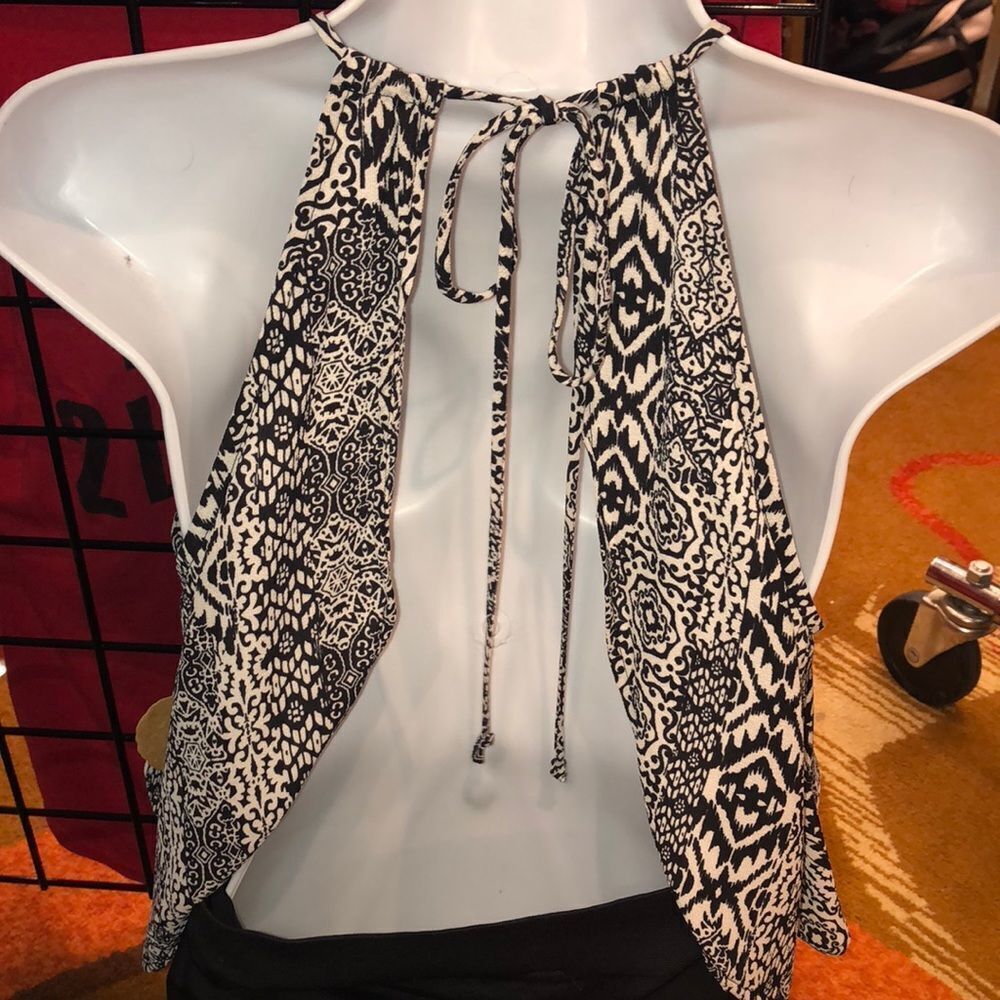 Backless boho ruffle tank - Picture 2 of 5